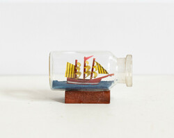 Vintage mini hajómodell üvegben - miniatűr palack - babaházi kiegészítő, bababútor
