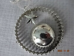 Christmas ornament, silver ring, diameter 5 cm. He has!