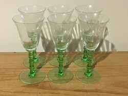 Zöld üveg kis talpas pohár