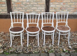 Fehér Thonet stílusban székek vintage stílusban