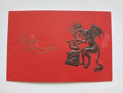 Régi dombornyomott képeslap piros levelezőlap Krampusz virgács