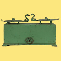Stream and wolf cast iron market 5 kg scale in mint green color