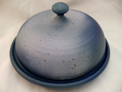 Blue artisan cheese hood ceramic stoisser in gnas