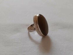 Mutatós, ásványköves ezüstözött gyűrű