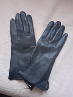 New black women's gloves, size S
