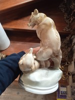 Zsolnay porcelán birkózó medvék szobor, 30 cm-es magasságú