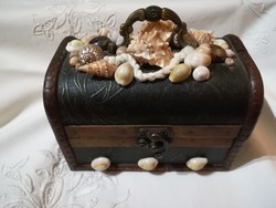 Shell gift box, jewelry holder.