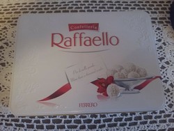 Christmas raffaello tin box