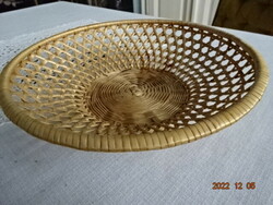 Wicker basket, hardly used, diameter 23 cm. He has!
