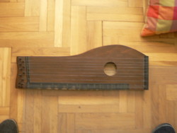 A zither made by the Sternberg company, late 1800s
