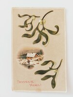 Régi karácsonyi dombornyomott képeslap levelezőlap havas táj fagyöngy