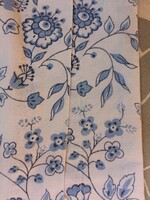 Fehér alapon kék virágmintás nagypárna, pamut párnahuzat  59 x 75 cm