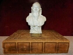 100-year-old bust of Vilmos Zsolnay.