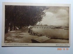 Régi képeslap: Balatonfüred-gyógyfürdő - Balatonparti sétány (1942)