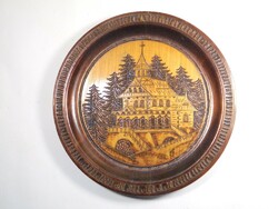 Old retro wooden plate with copper inlay that can be hung on the wall, bowl-zakopane jaszczurówk souvenir tourist souvenir