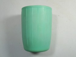 Retro old green plastic bathroom toothbrush cup from the 1970s at the bottom: sold out. Price: 4 ft