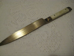 Csont nyelű régi kis kés , sérga réz pengével , jelzett  15,5 cm
