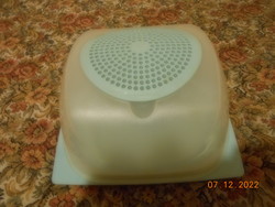 Tupperware sajttároló edény