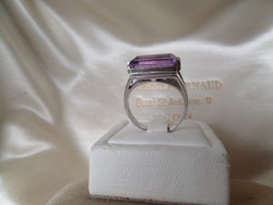 Modern fehér arany ametisztes gyűrű