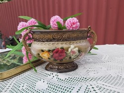 Beautiful majolica rosy caspo floral for flowers