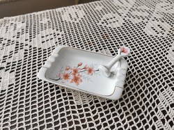 Ravenhouse porcelain ashtray with cigarette suppressor