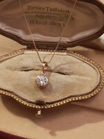 Gold-plated necklace with buton set with zircon stone pendant
