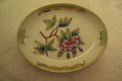 Herend ashtray in new condition, Victoria pattern (ring holder)