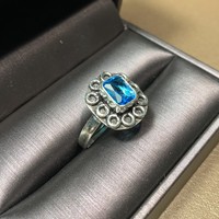 7,75 méret (18 mm átmérő) Kék köves ezüstözött gyűrű szép kék köves ezüst szín gyűrű