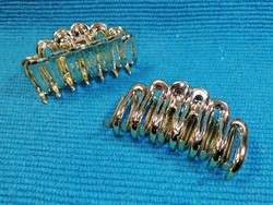 Pair of golden hair clips (239)