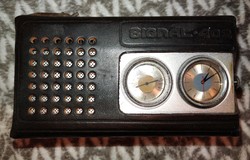 Radio! Signal 402! In working order! With original case! For sale from a collection!