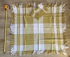 Retro checkered tablecloth with 2 textile napkins