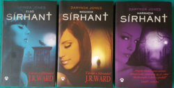 Darynda Jones: Sírhant l-lll.kötet -paranormális-romantikus detektívregény
