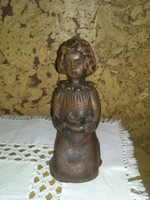 Kislány kerámia szobor