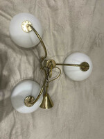3-branch ceiling lamp with an antique effect.