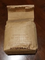 AZ AMERIKAI NÉP ADOMÁNYA, 20 dkg pörköletlen kávé papír zacskóban, 1956. Vöröskereszt