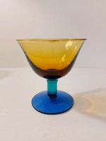 Modern színes üveg kis talpas kínáló kehely