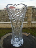 Ajka's crystal vase is huge and weighs 2934 grams