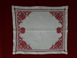 Embroidered cross stitch spreader