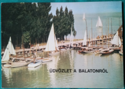 Balatoni látkép, kikötőben csónakokkal, vitorlásokkal. Turizmus, utazás, móló,1976