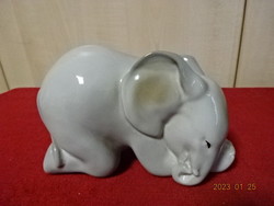 Orosz porcelán figura, alvó elefánt, hossza 15 cm. Vanneki! Jókai.