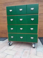 Retro cool chest of drawers on wheels