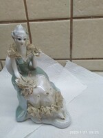 Csipkeruhás nő porcelán figura, szobor eladó! Dorohoi Román Porcelán Hölgy.