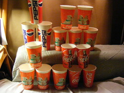 16 retro Coca-Cola and Pepsi party paper cups from the 90s