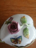 Herendi porcelán szív alakú ékszertartó, rózsa fogantyúval viktória mintás antik jelzett
