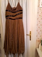 J﻿eff Gallano Paris Álomszép ruha selyemből és viszkózból alkalomra 4-es méret