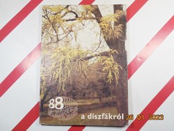 88 colorful pages - about ornamental trees - with colorful photos and detailed descriptions
