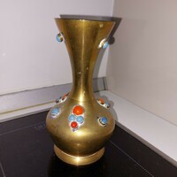 Indiai réz váza kővel díszített