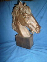 Szép kidolgozású bronzírozott műgyanta ló fej szobor