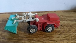 Műanyag traktor