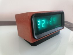 Retró elektromos szovjet digitális óra